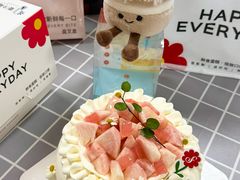繁花·桃桃鲜蛋糕-花花卷卷·鲜食蛋糕(泉屋店)