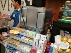 -全家便利店(襄阳南路店)