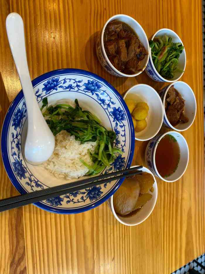 九龙面馆-"[薄荷]环境:洛川东路闸北公园隔壁的门."-大众点评移动版