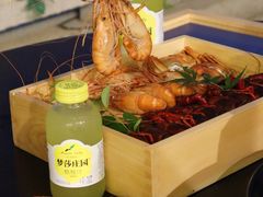 -聚汇三少·龙虾·中餐厅(莫邪路新天地店)
