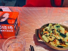 -何师烧烤·小龙虾·江湖川菜·精酿啤酒(中铁西城店)