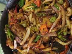 -青海特色美食小炒炕锅牦牛肉火锅