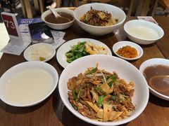 生爆牛肉面-寻裕记·现炒浇头面(人民广场店)
