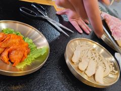 -臻牛烤肉