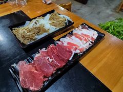 -果松木炭酸菜铜火锅·外婆参鸡汤