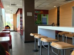 -麦当劳(展览路店)