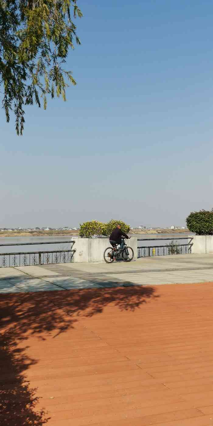 抚河公园-"抚河养育了抚州人民,这里孕育出了大批文人.