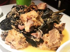 乌鸡金丝枣排骨汤-汤城小厨•粤菜•靓汤(苏州街店)