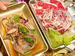 -围炉肉舍•炭烤活鳗•丹东海鲜烤肉(步行街店)