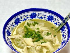 金汤荠菜黄鱼馄饨-明呈黄鱼面馆(斜土路店)