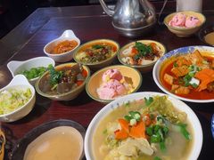 -蓝田九大碗民俗食府(蓝田店)