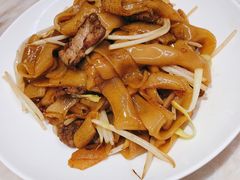 干炒牛河-香港百合居(LCM置汇旭辉广场店)