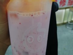 草莓酸奶-CoCo都可(常德路店)