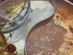 -洱火云南酸菜牛肉火锅(石景山当代商城店)