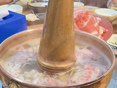 -洞庭洲·防空洞火锅·铜锅涮肉·烧烤(新百广场店)