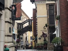 -鲁邦国际风情街(麦世达韩国精品百货店)