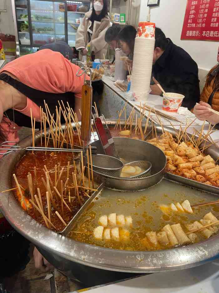 荆州麻辣烫-"荆州麻辣烫慕名而来这种大锅麻辣烫还真.