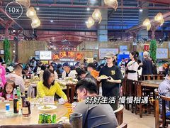 -三亚火车头万人海鲜广场