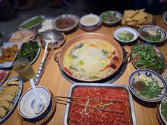 -洱火云南酸菜牛肉火锅(石景山当代商城店)