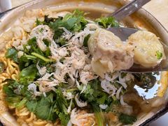 -小许三鲜砂锅馄饨店(家多乐烟酒店)