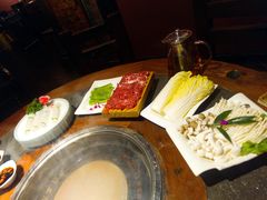 -大匠工房古船木艺术餐厅·猪肚鸡专门店(长白仙岛店)