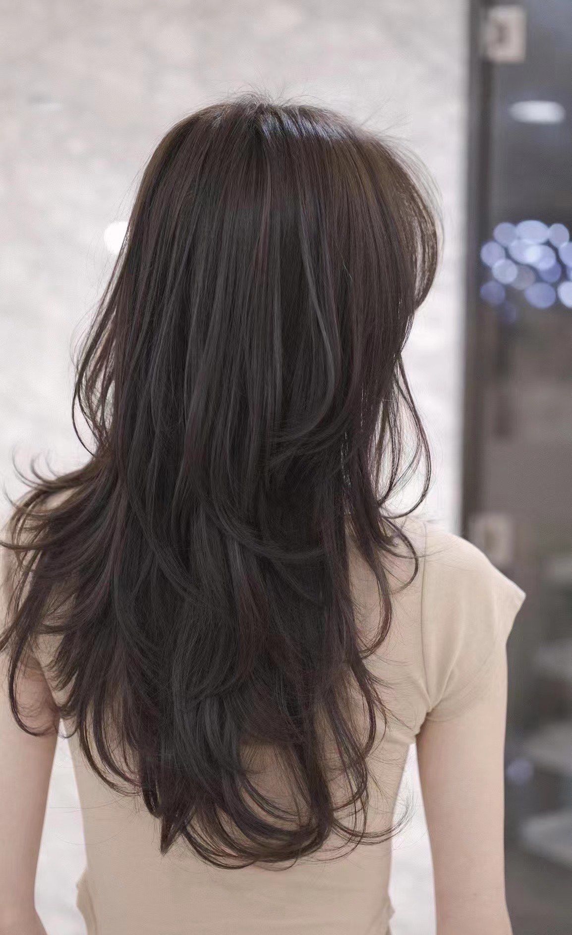 春日慵懒气质发型教程 慵懒随意低丸子头 中长发编发教程 波浪抓