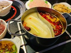 -重庆小天鹅火锅(中商广场店)