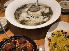 -严记小天府酸菜鱼(西四路店)