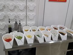 自助调料区-强记清汤黄牛肉·刀叉牛肉火锅(个旧店)