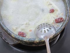 -南渝食府.墨脱石锅松茸鸡