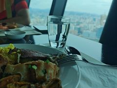 -澳门旅游塔360°旋转餐厅