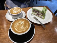 Latte-black rainbow coffee