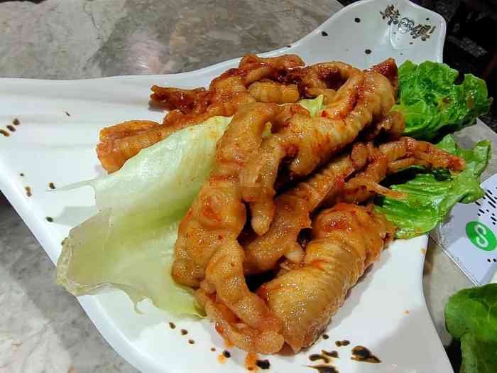 韩俱炭火烤肉(快乐城店)-"只能说老板有钱推广做得好,九江人又爱凑热.