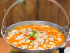 -老滇山寨•云南特色菜•地方菜•民族风情歌舞表演(金碧店)