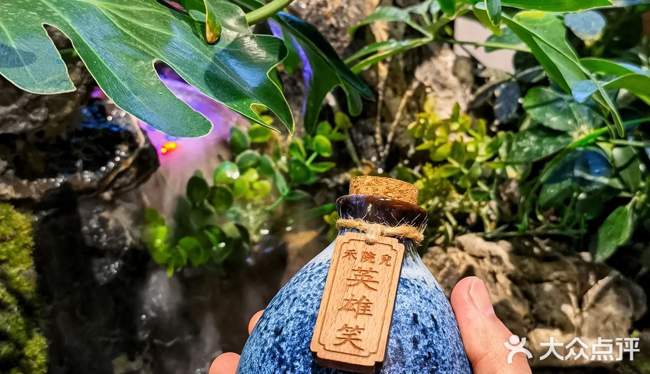 鼓楼边上儿的观景小酒馆，地道川菜那叫一个香！