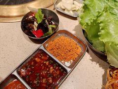 -蚂蚁洞·烤肉大营地(上海静安大悦城店)