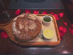 -恰餐厅及酒吧 CHAR Bar & Grill (北京丽都皇冠假日店)