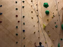 -ROCKPLUS攀岩馆(环宇城店)