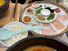 -花馬肆.云南过桥米线(汉神购物广场现场熬汤店)
