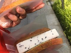 -詹爷爷乌节路街头冰淇淋