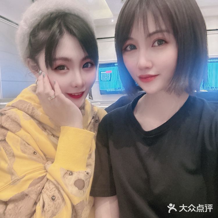 吃完饭还可以唱歌儿 非常推荐de一家餐厅哟