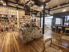 -猫的天空之城概念书店(杭州南宋御街店)