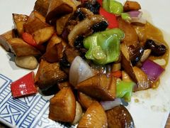 -云海肴·汽锅鸡·云南菜(天山百盛优客店)