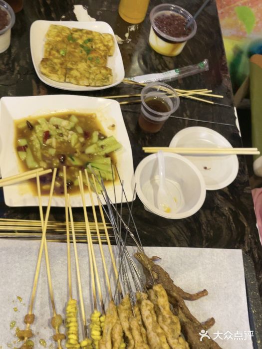 郑贵初烧烤·烤凤爪的发明者(王家湾店)图片