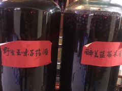 -果松木炭酸菜铜火锅·外婆参鸡汤