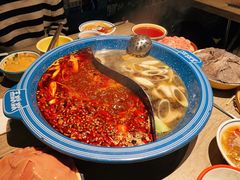 重庆红油经典鸳鸯锅-王歘歘·chuǎ火锅(五道营店)
