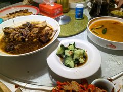 -茸梅路右拐龙虾-农家菜(松江店)