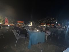 -亚龙湾希尔顿自助餐厅·海鲜·烧烤·沙滩BBQ·现场乐队