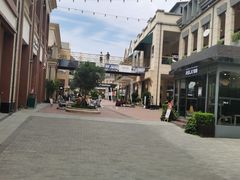 -王府井奥莱临潼小镇(临潼店)