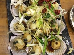 油泼扇贝-老东镇啤酒屋海鲜加工·蒸汽海鲜·海鲜烧烤(台东店)